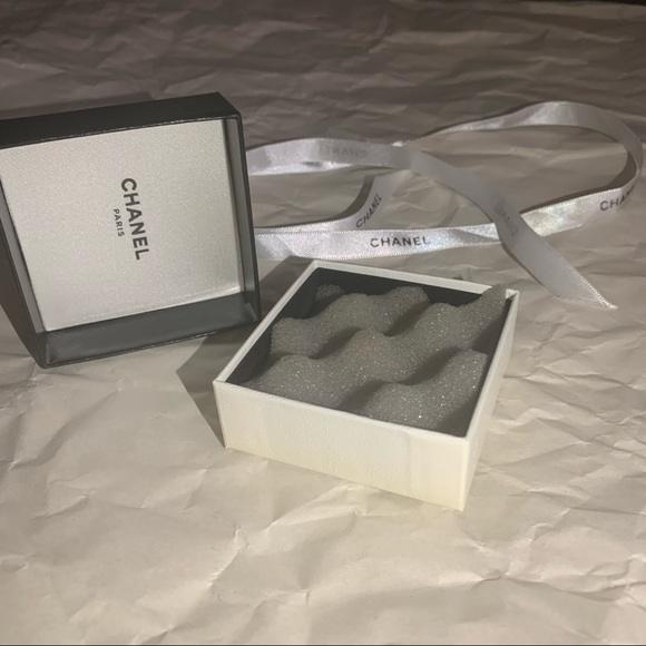 Chanel gift box - Picture 9 of 9